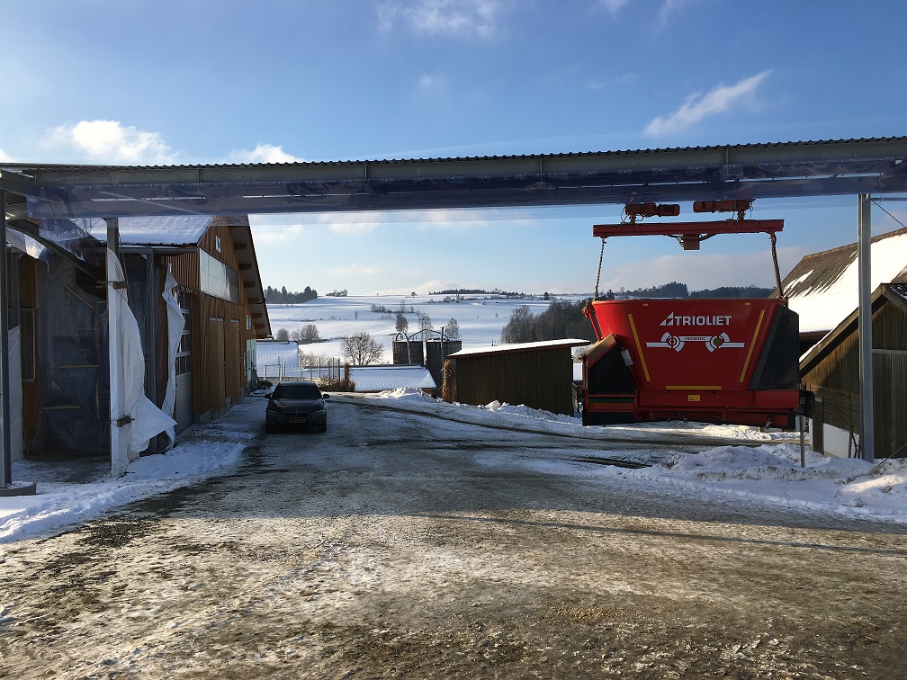 hangende voerobot Triomatic 